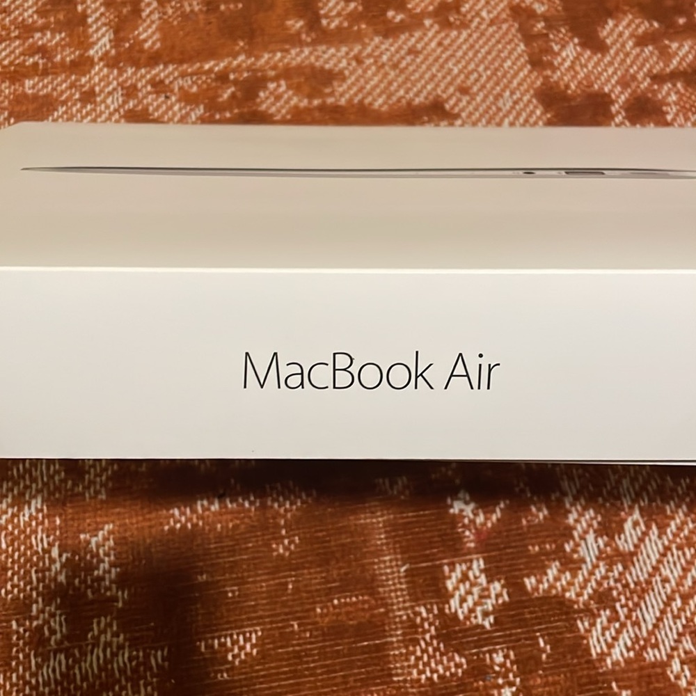 MacBook Air Empty Box - Picture 2 of 3
